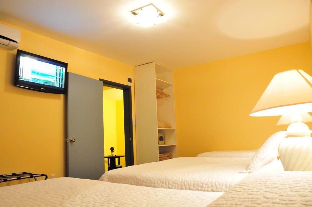 كارميلو Hotel Urbano الغرفة الصورة
