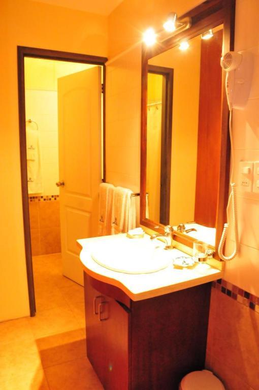 كارميلو Hotel Urbano الغرفة الصورة